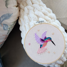 Load image into Gallery viewer, HUMMING BIRD EMBROIDERY 6&quot;