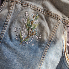Load image into Gallery viewer, DENIM VEST CRYSTAL EMBROIDERY