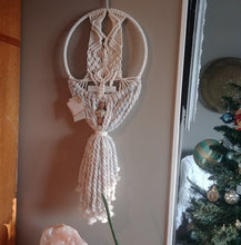 Load image into Gallery viewer, Winter Cozy Selenite Macrame